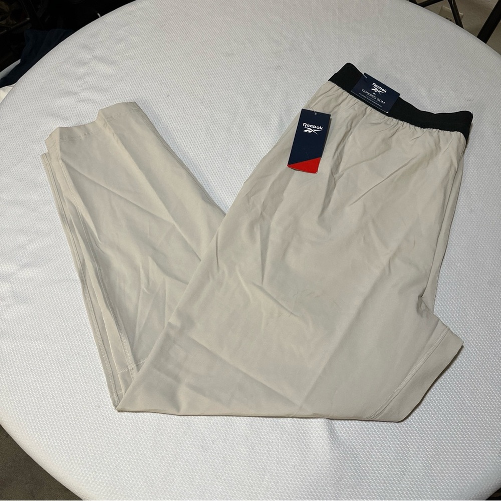 Reebok Men’s XL Breakthrough Woven Athletic Pants Silver Cloud Tapered Slim